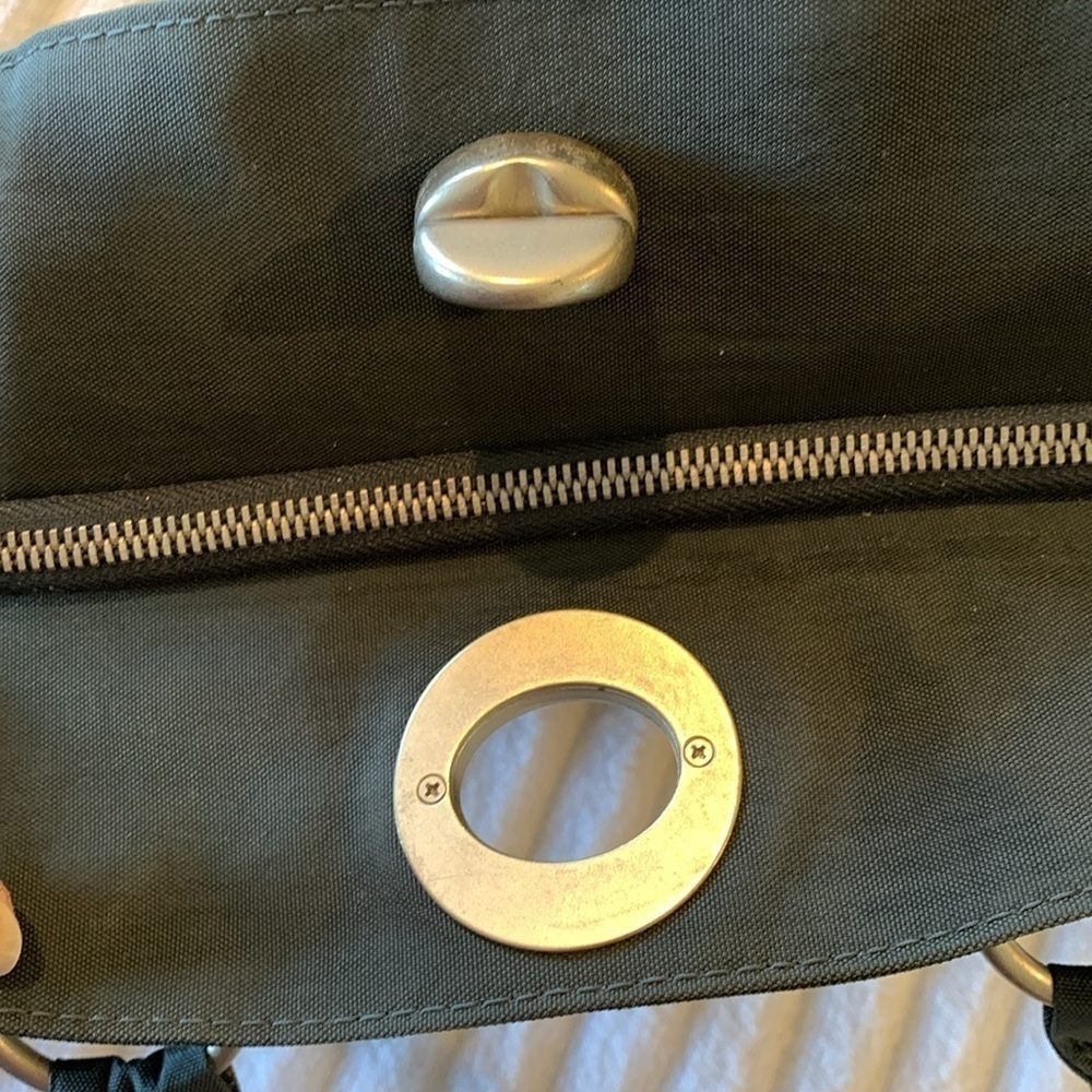Baggallini Womens Gray Bag. Inside is Barbie Pink! Very roomy&clean. - Picture 8 of 14